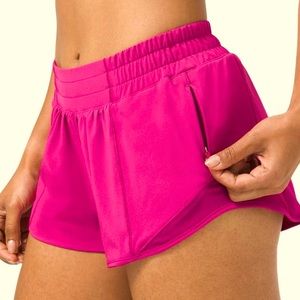 Lululemon Hotty Hot Short II *2.5"